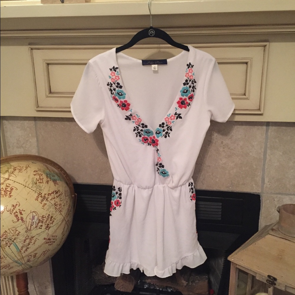 Embroidered Romper - Picture 2 of 2